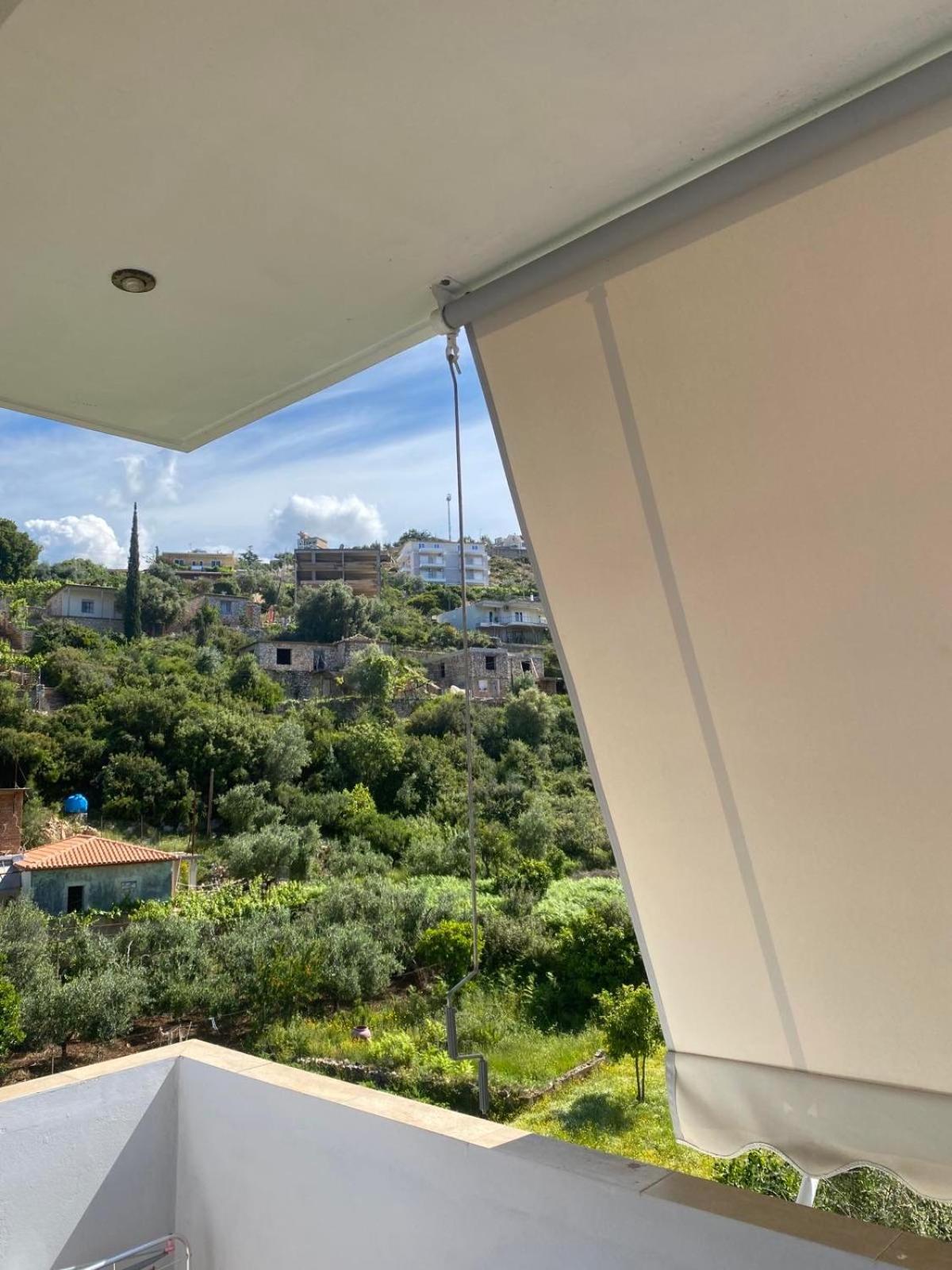 Ilias Family Rooms Himare Exteriör bild
