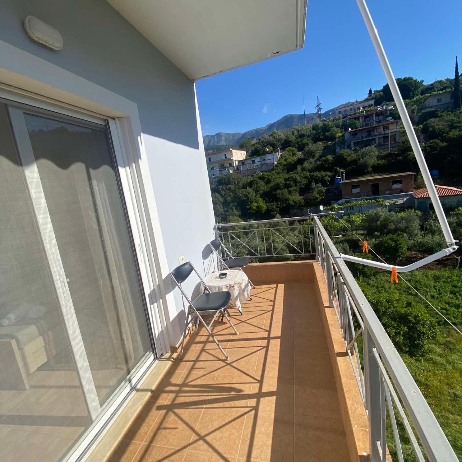 Ilias Family Rooms Himare Exteriör bild